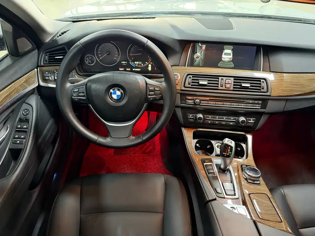 BMW 5 Series — миниатюра 14