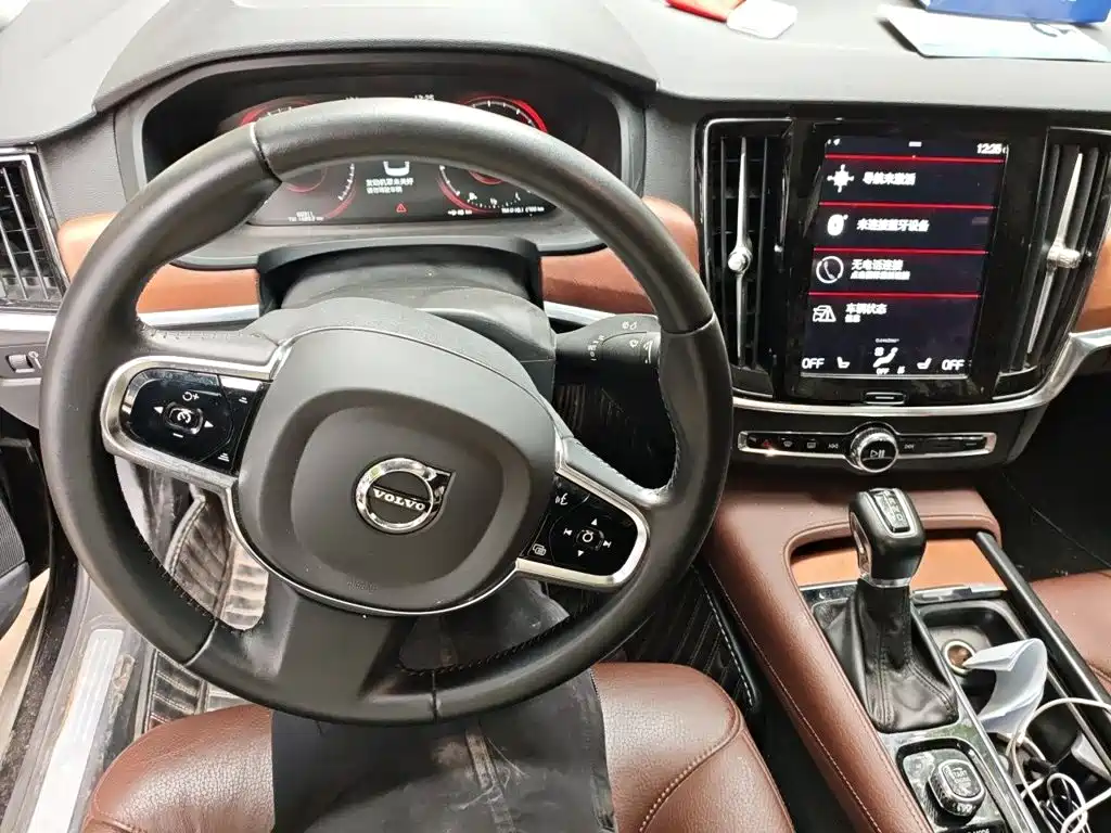 Volvo S90 — миниатюра 5