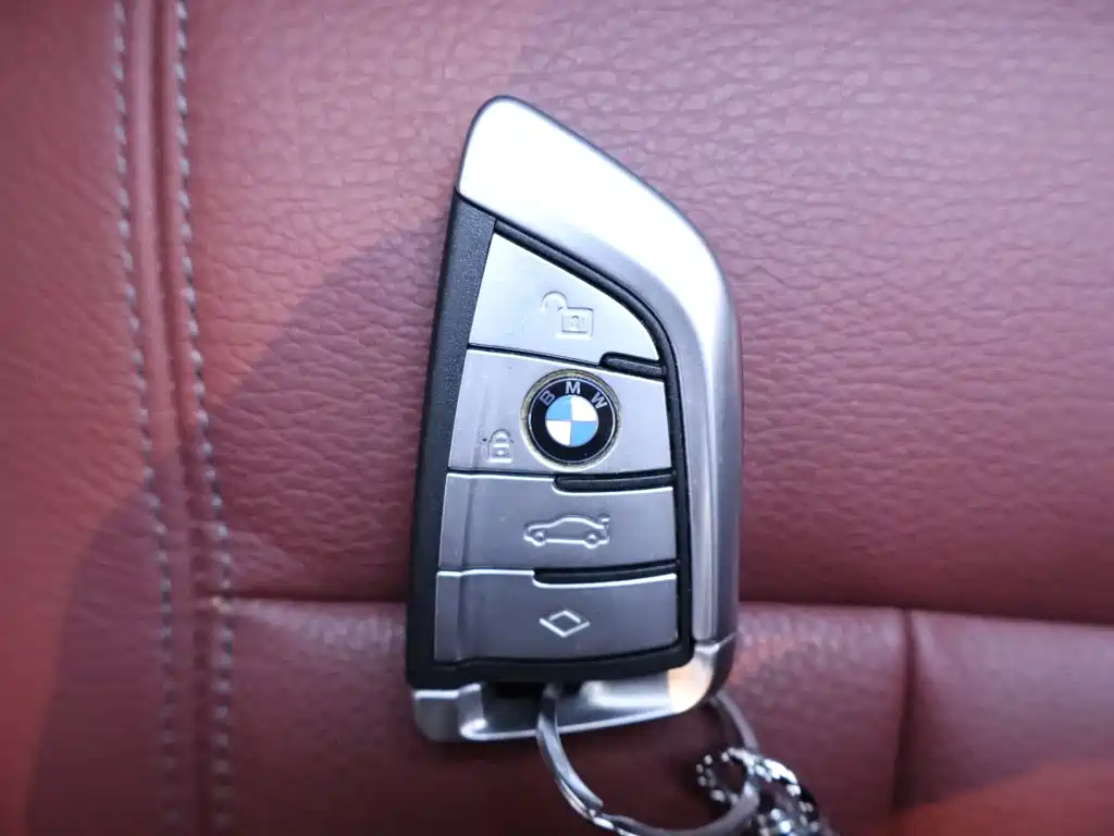BMW 5 Series — миниатюра 25