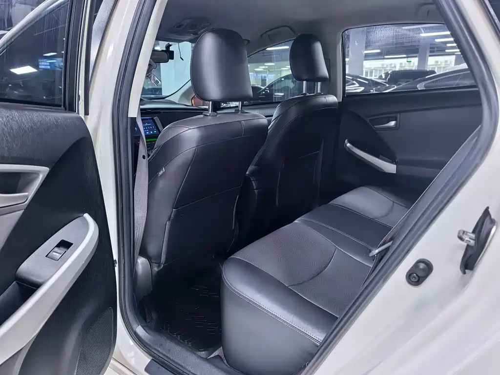 Toyota Prius — миниатюра 10