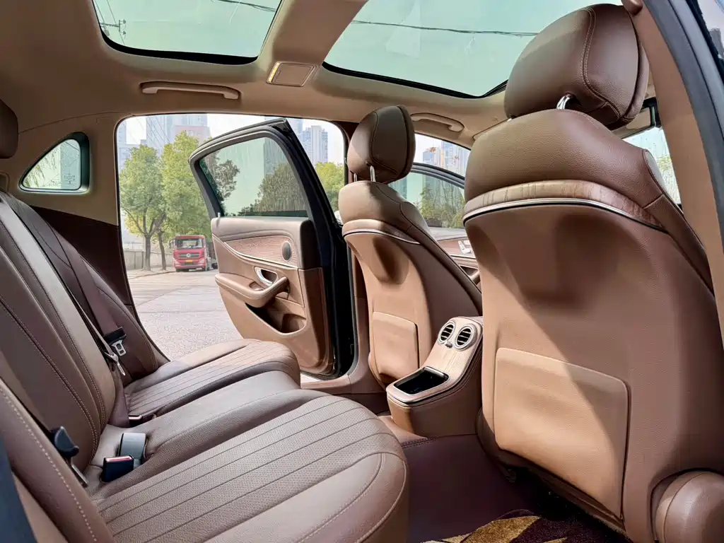 MERCEDES-BENZ E CLASS