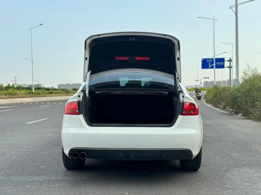 Audi A4L — миниатюра 25