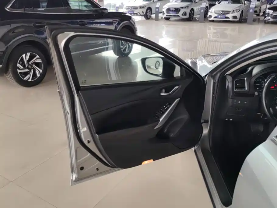 Mazda Atenza — миниатюра 7