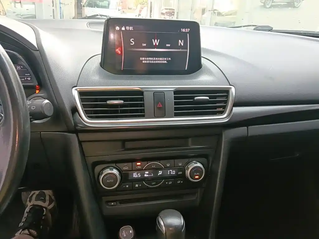 Mazda 3 Axela — миниатюра 13