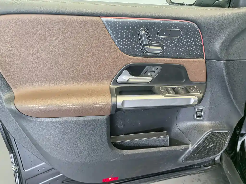 Mercedes-Benz EQB — миниатюра 16