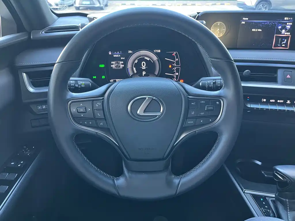 Lexus UX — миниатюра 14