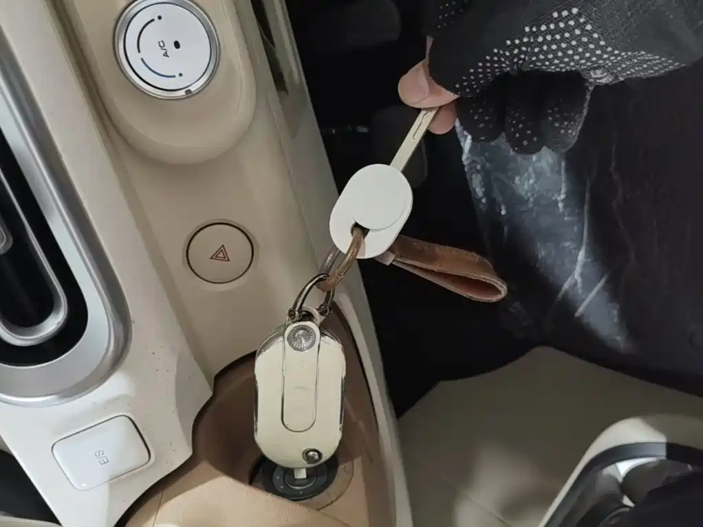 Wuling MINIEV — миниатюра 9