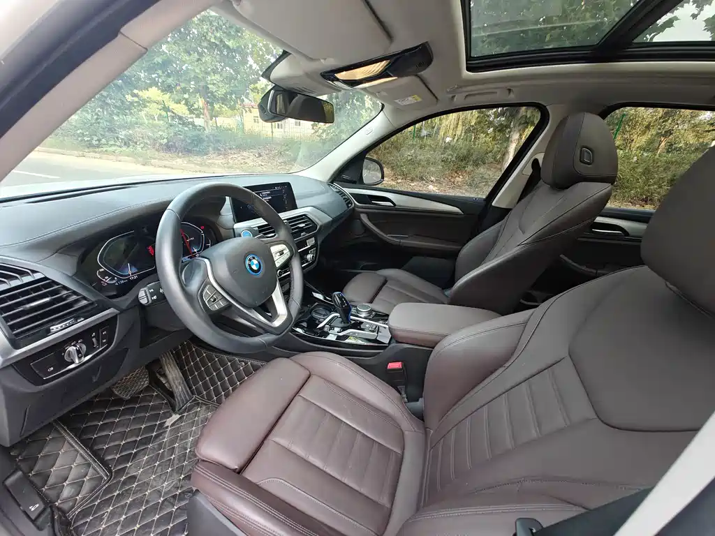 BMW iX3 — миниатюра 12