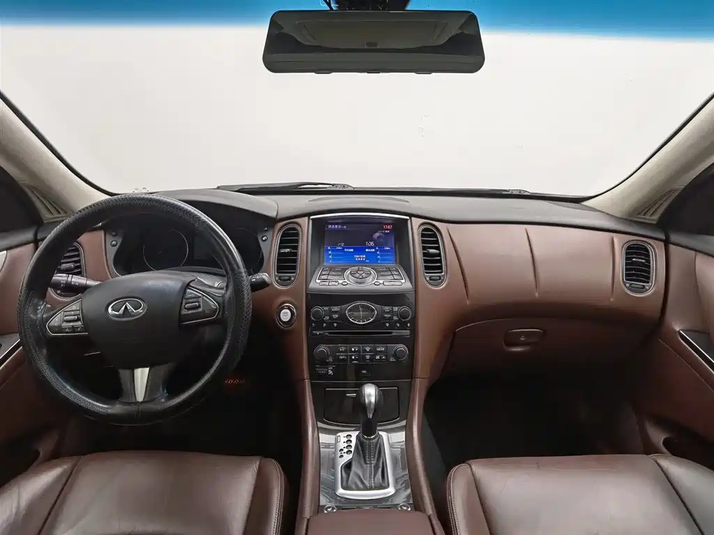 Infiniti QX50 2015 2.5L Enjoy