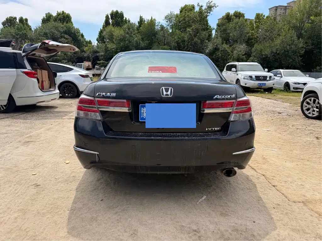 Honda Accord — миниатюра 8