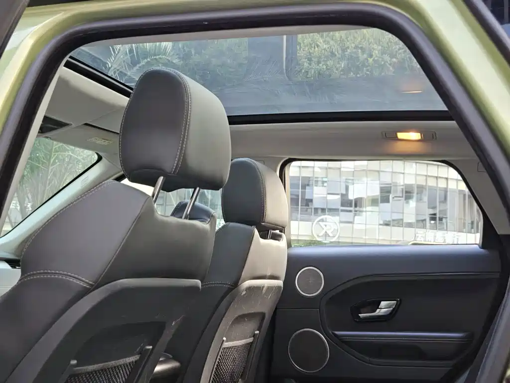 Land Rover Evoque (Import) — миниатюра 17