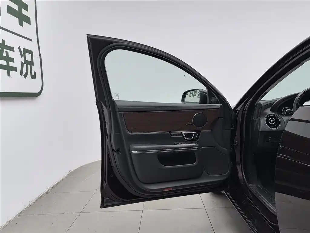 Jaguar XJ 2016 XJL 2.0T Elegant
