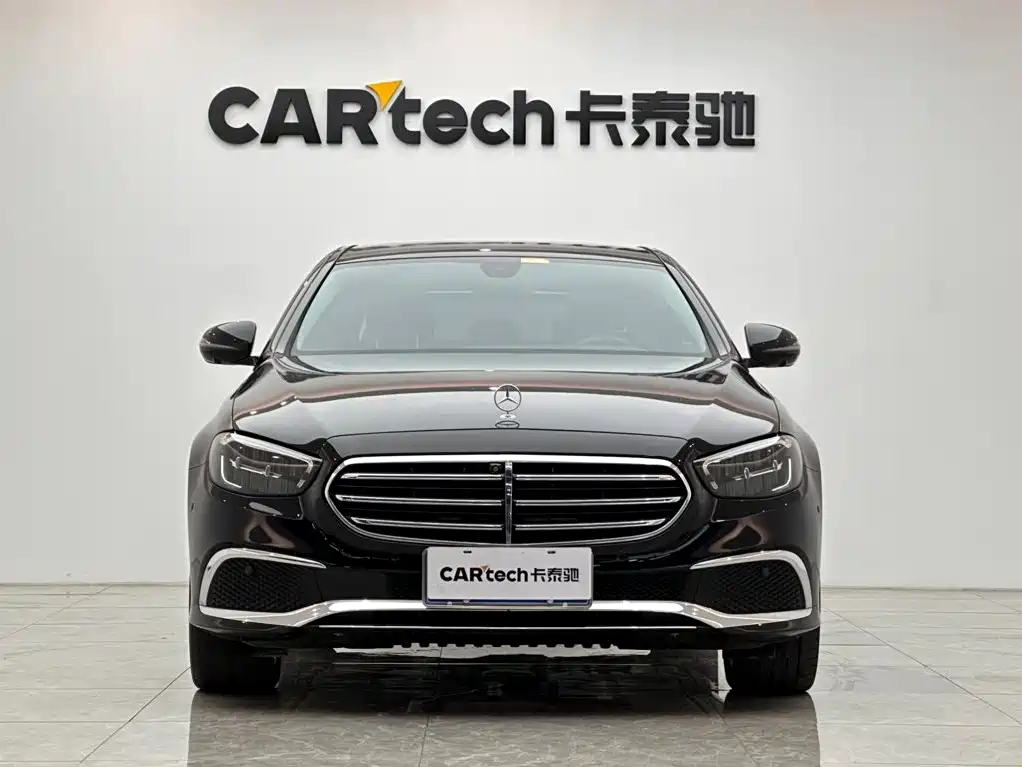 Mercedes-Benz E-Class — миниатюра 7