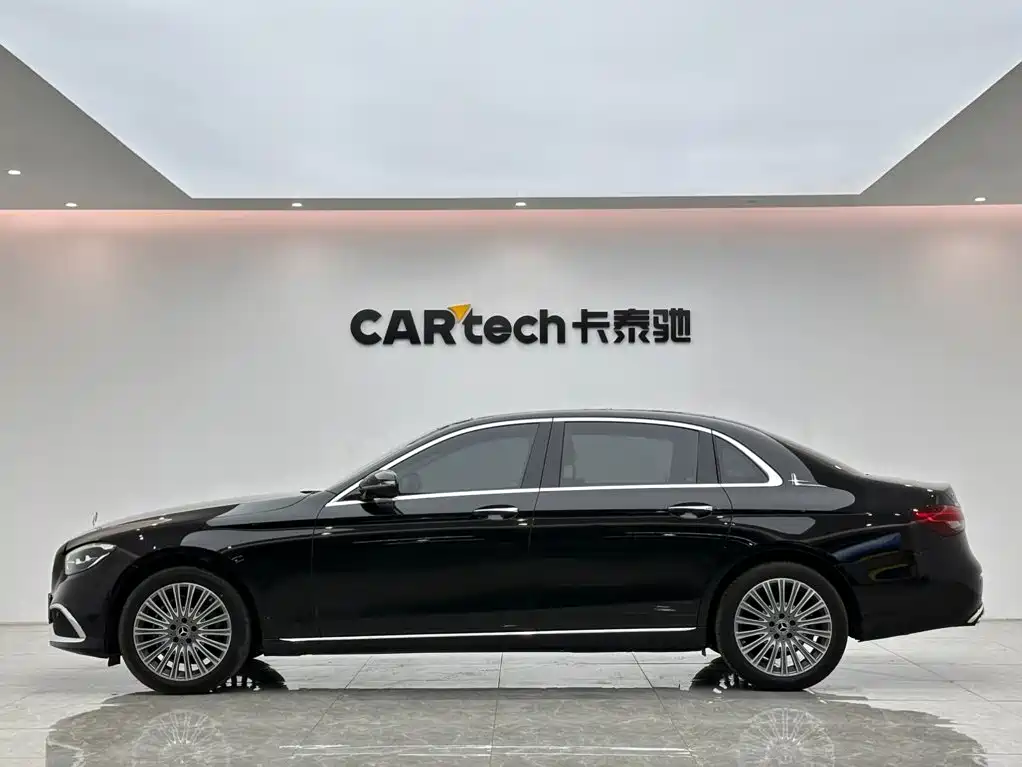 Mercedes-Benz E-Class — миниатюра 2