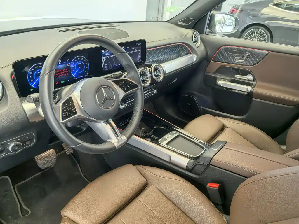 Mercedes-Benz EQB — миниатюра 12
