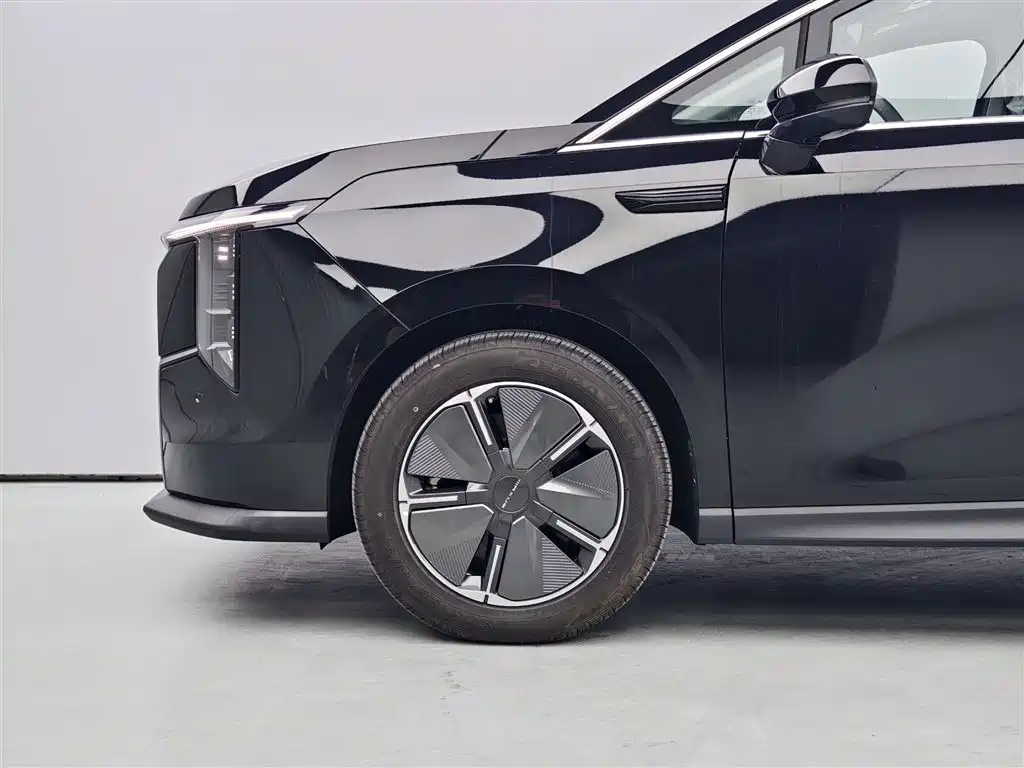 SAIC MAXUS EVERYONE 7