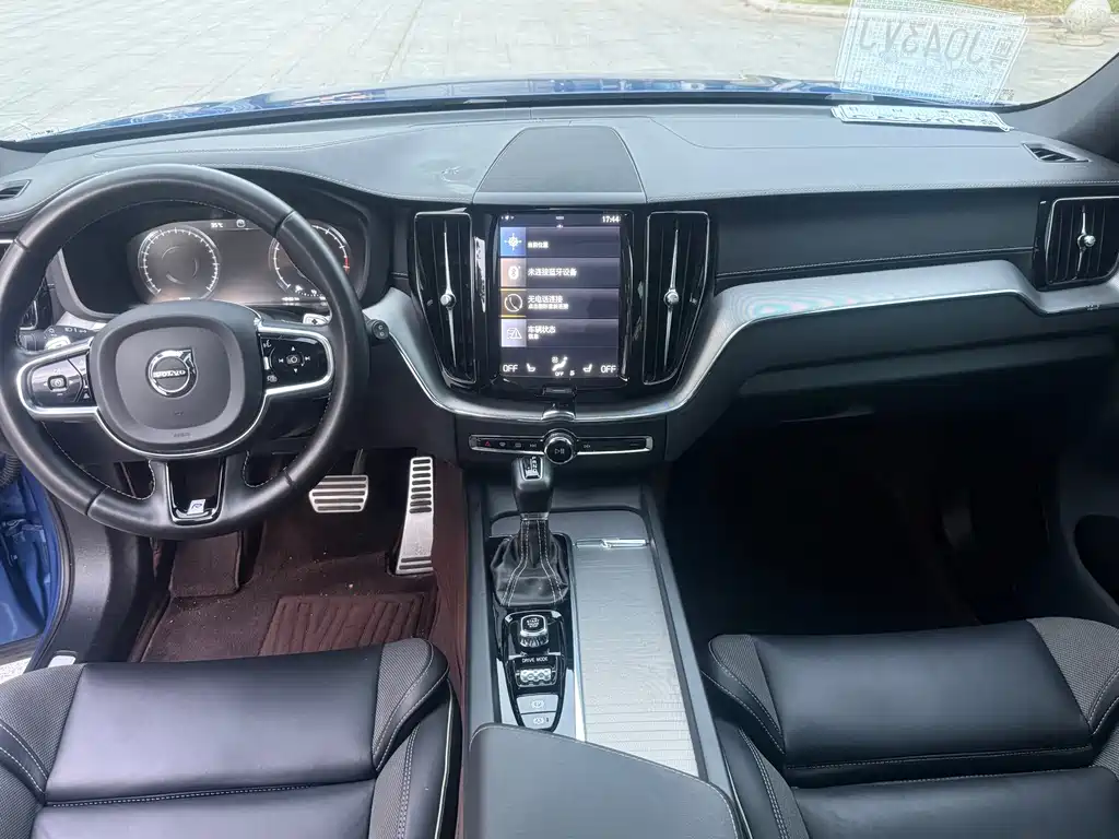 Volvo XC60 — миниатюра 6