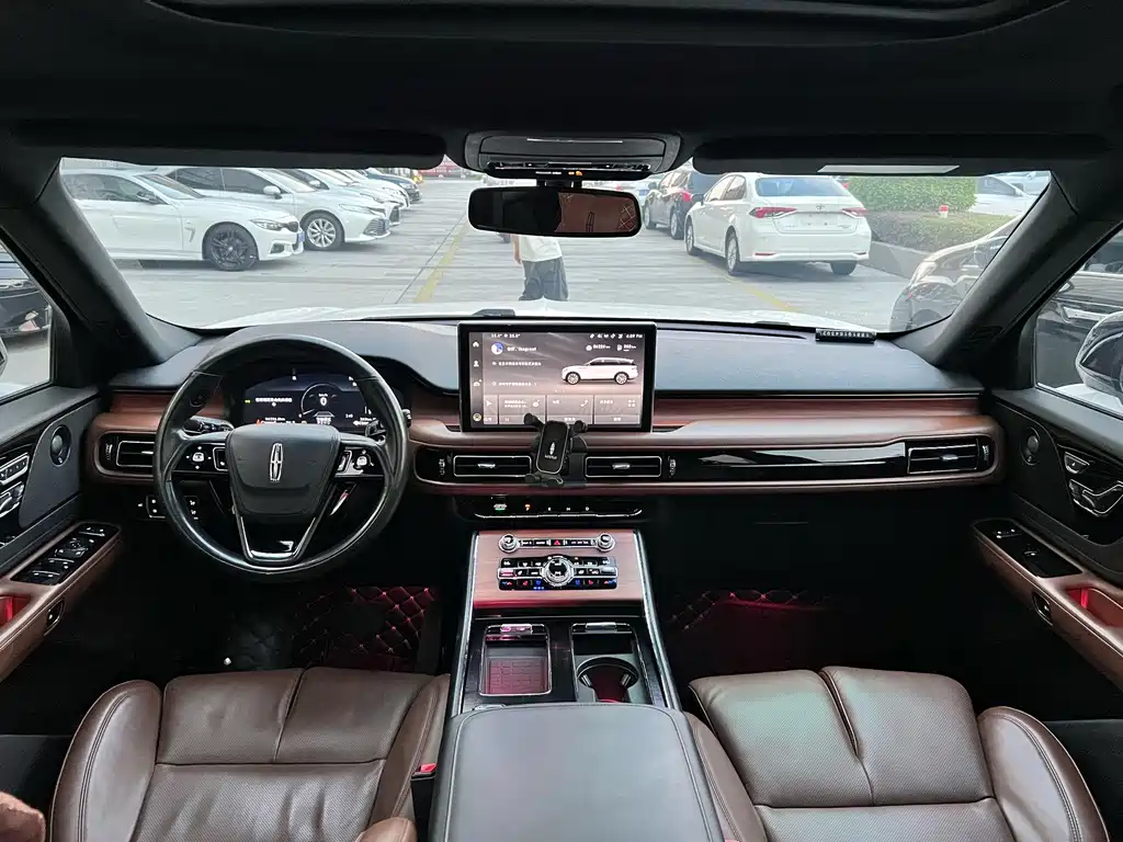 Lincoln Aviator — миниатюра 8