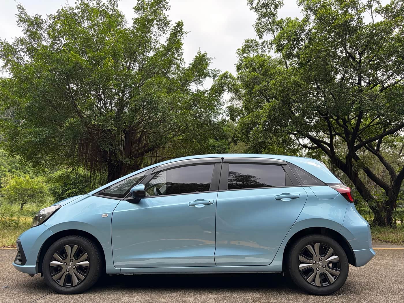 Honda Fit 1.5 л 2023 г. Голубой, пробег 50000 км