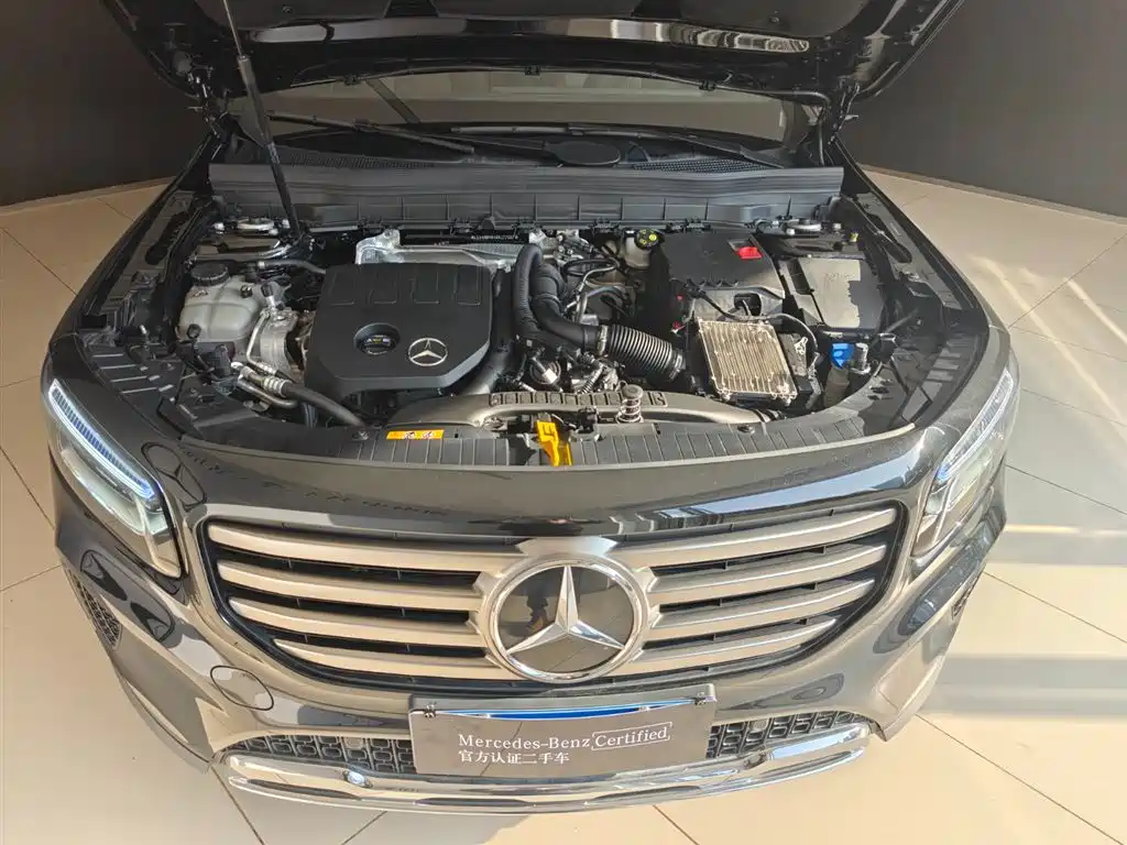 MERCEDES-BENZ GLB
