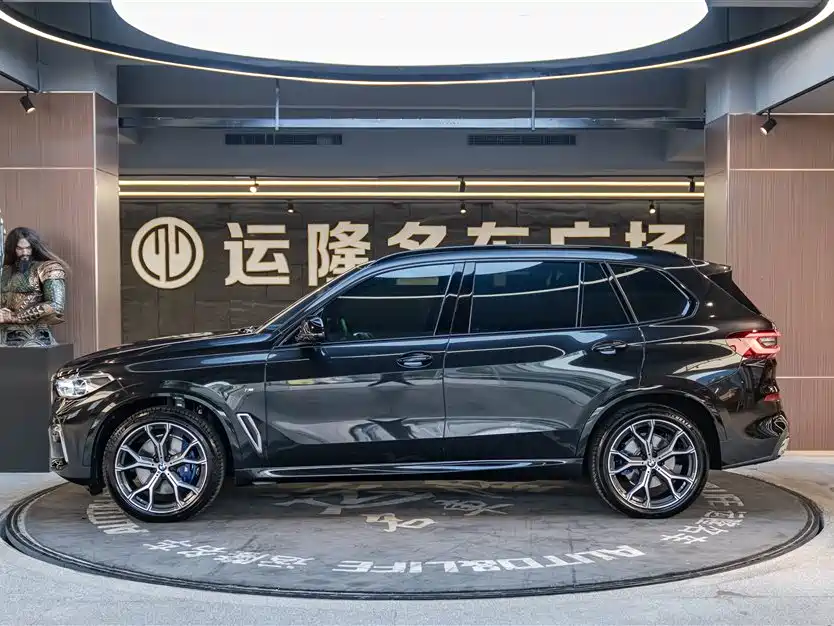 BMW X5 2022 xDrive 40Li M Sport