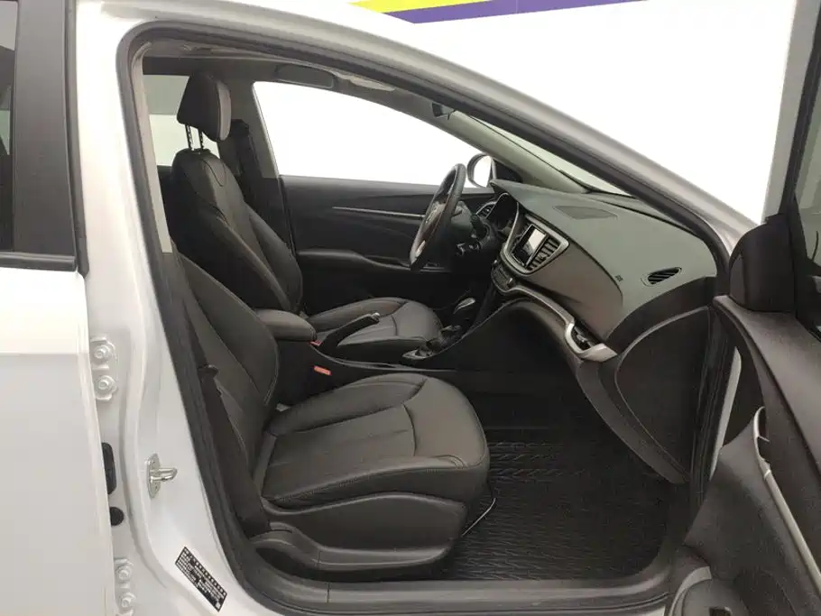 Buick Excelle — миниатюра 8