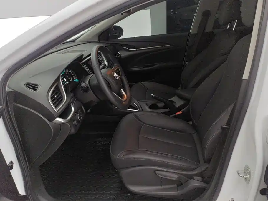 Buick Excelle — миниатюра 9