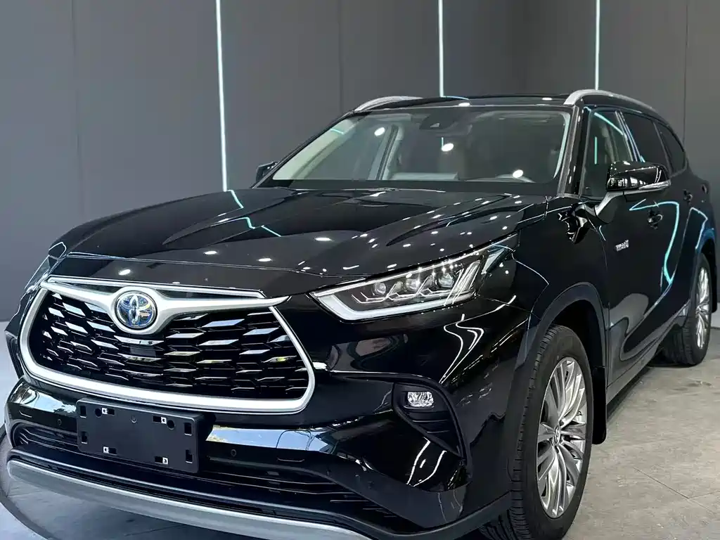 Toyota Highlander 2022 2.5L Luxury 7 мест