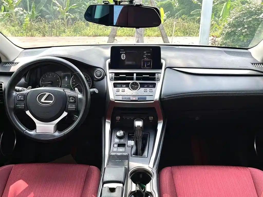 Lexus NX 2018 200 V