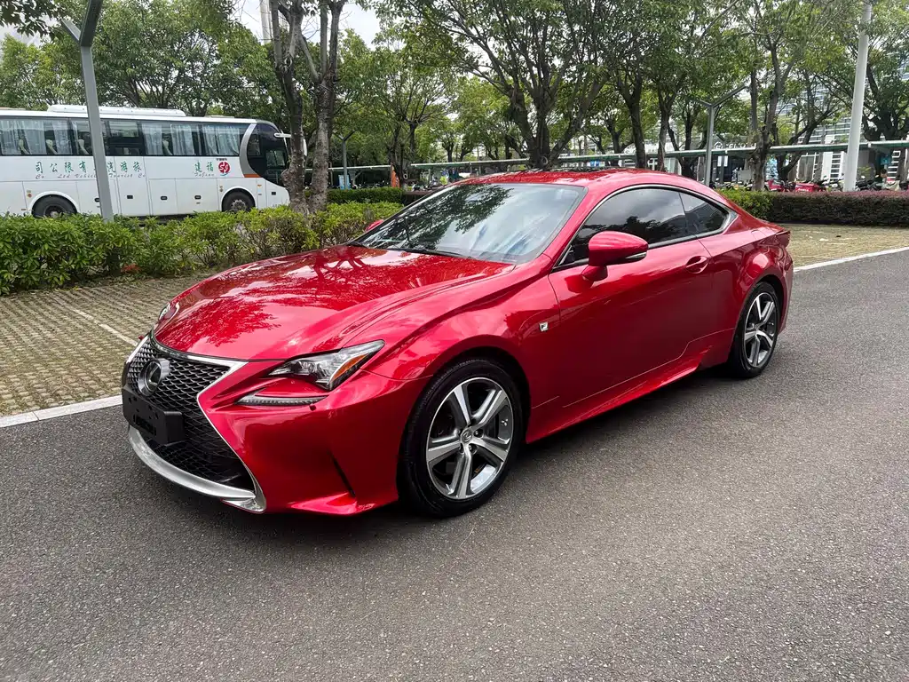 Lexus RC