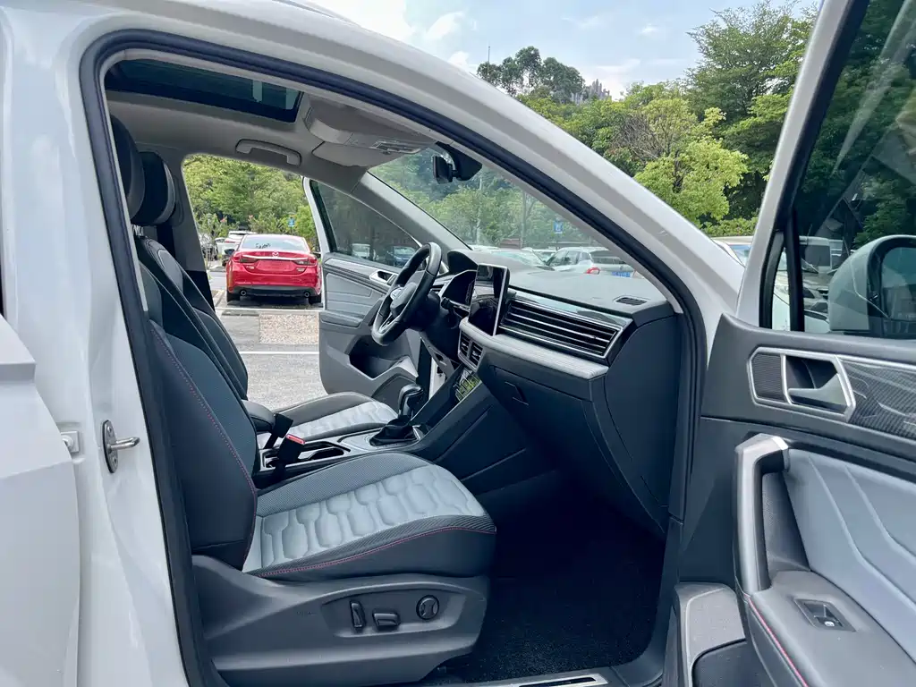 Volkswagen Tiguan X — миниатюра 12