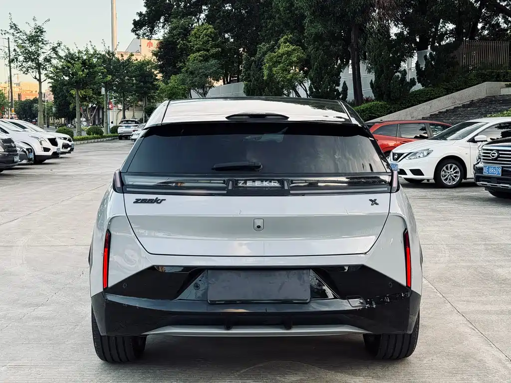 Zeekr X 2024 мест