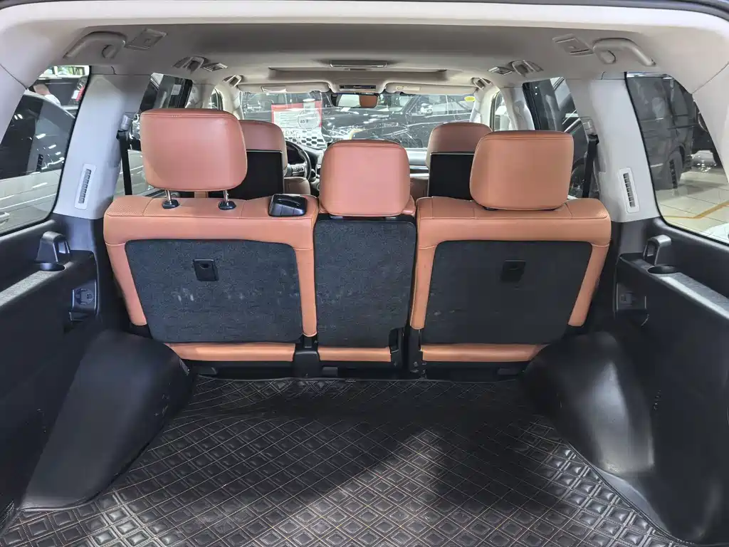 Lexus LX — миниатюра 7