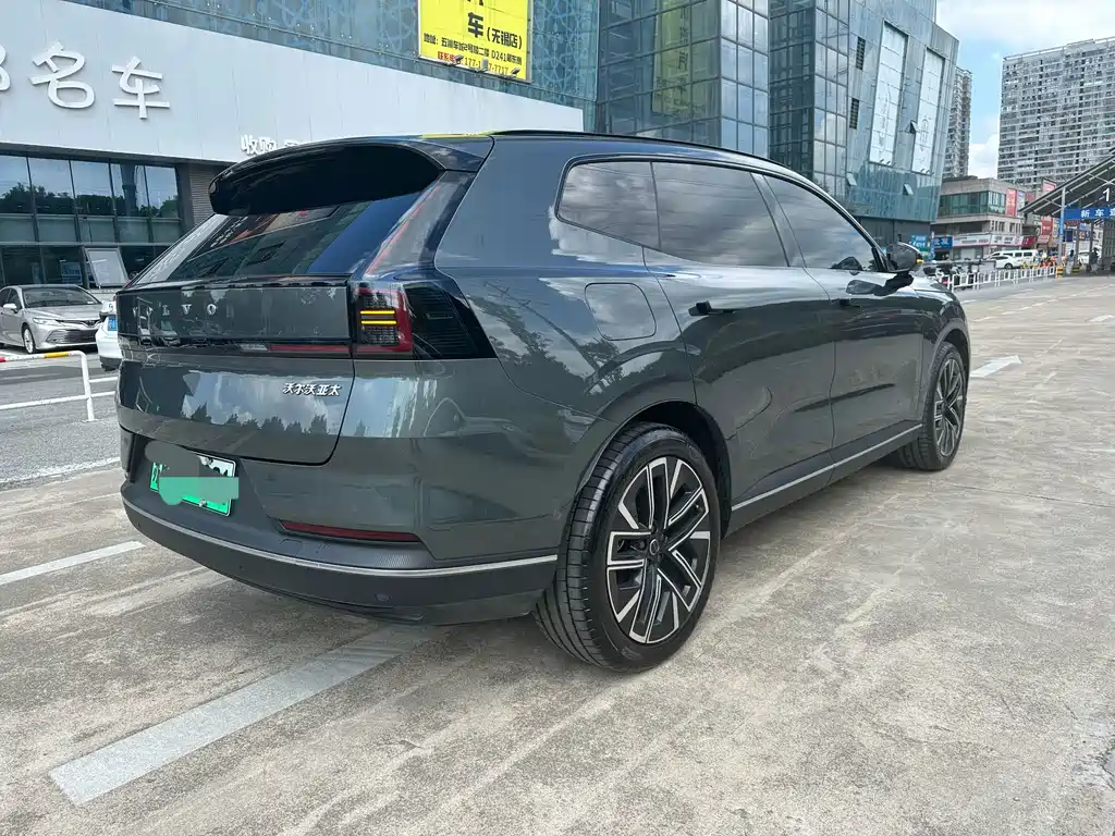 Volvo XC70 PHEV — миниатюра 6