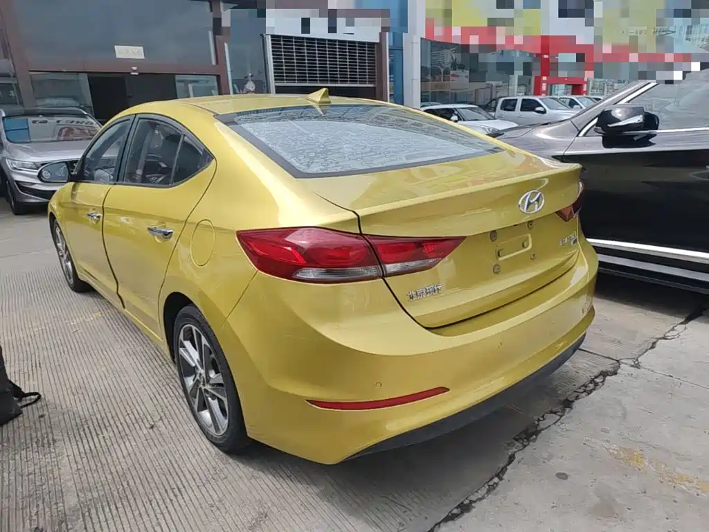 Hyundai Elantra — миниатюра 5