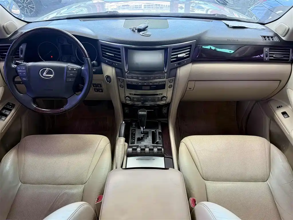 Lexus LX — миниатюра 6