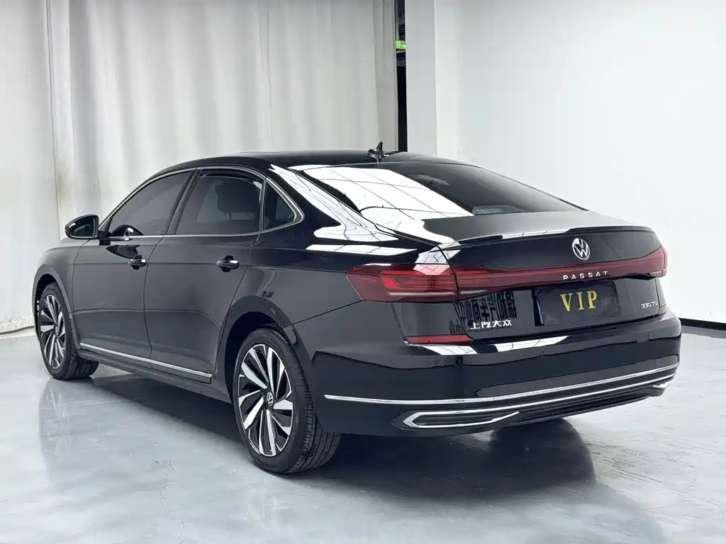 Volkswagen Passat 2023 330TSI Elite