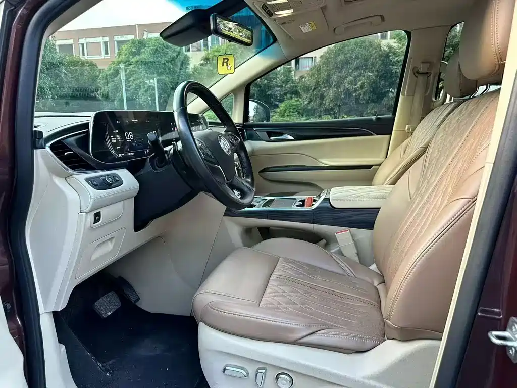 Buick GL8 — миниатюра 5