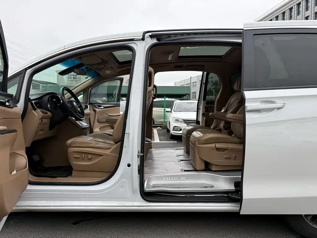 Buick GL8 — миниатюра 6