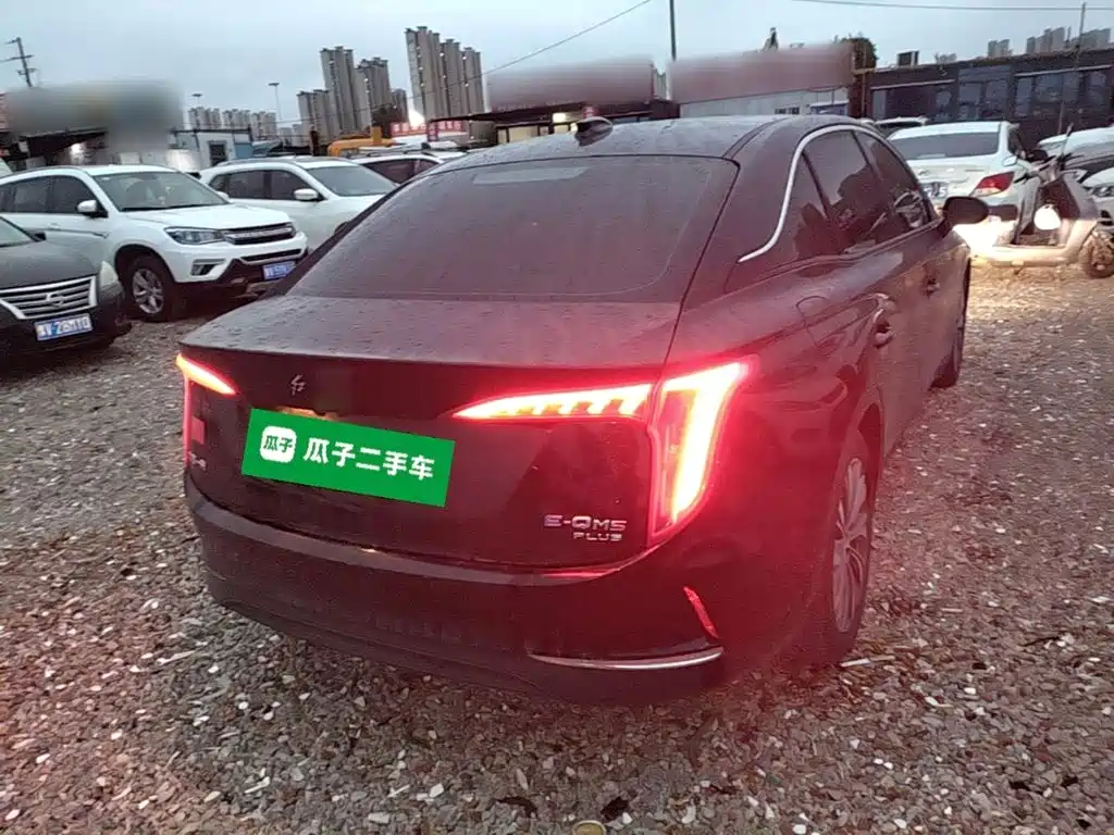 Hongqi Hongqi E-QM5 — миниатюра 7