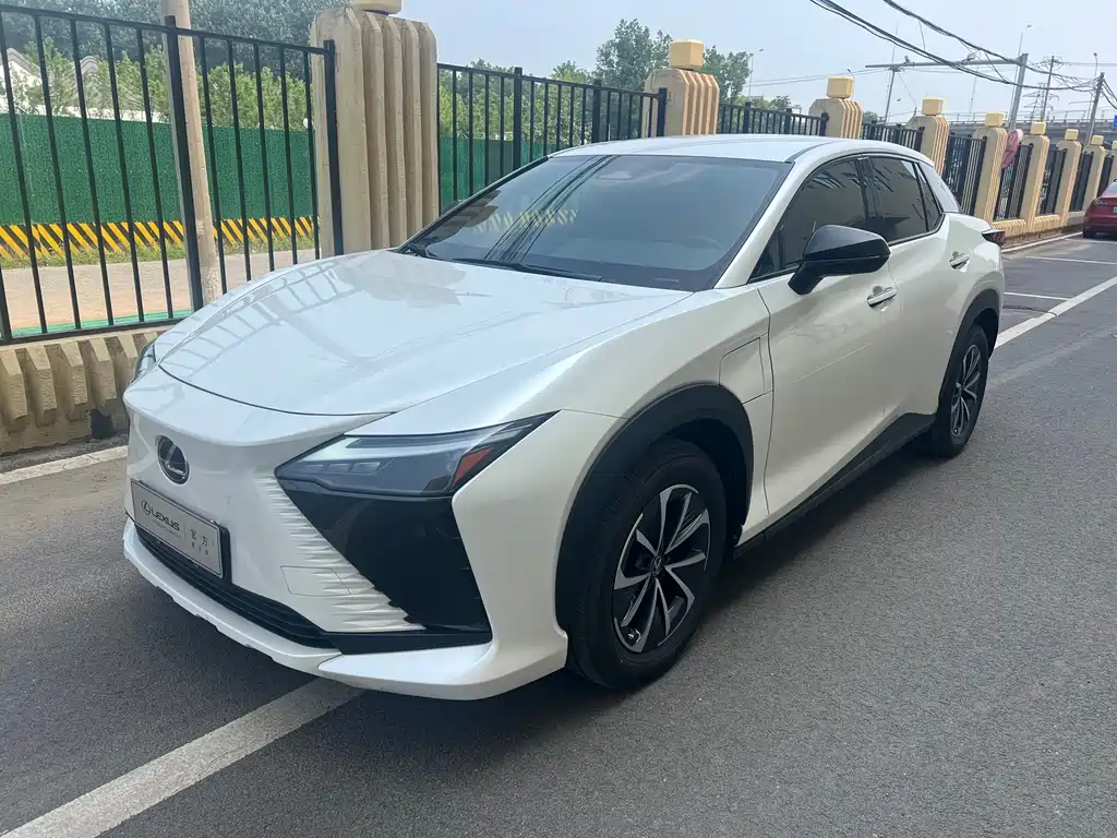 Lexus RZ