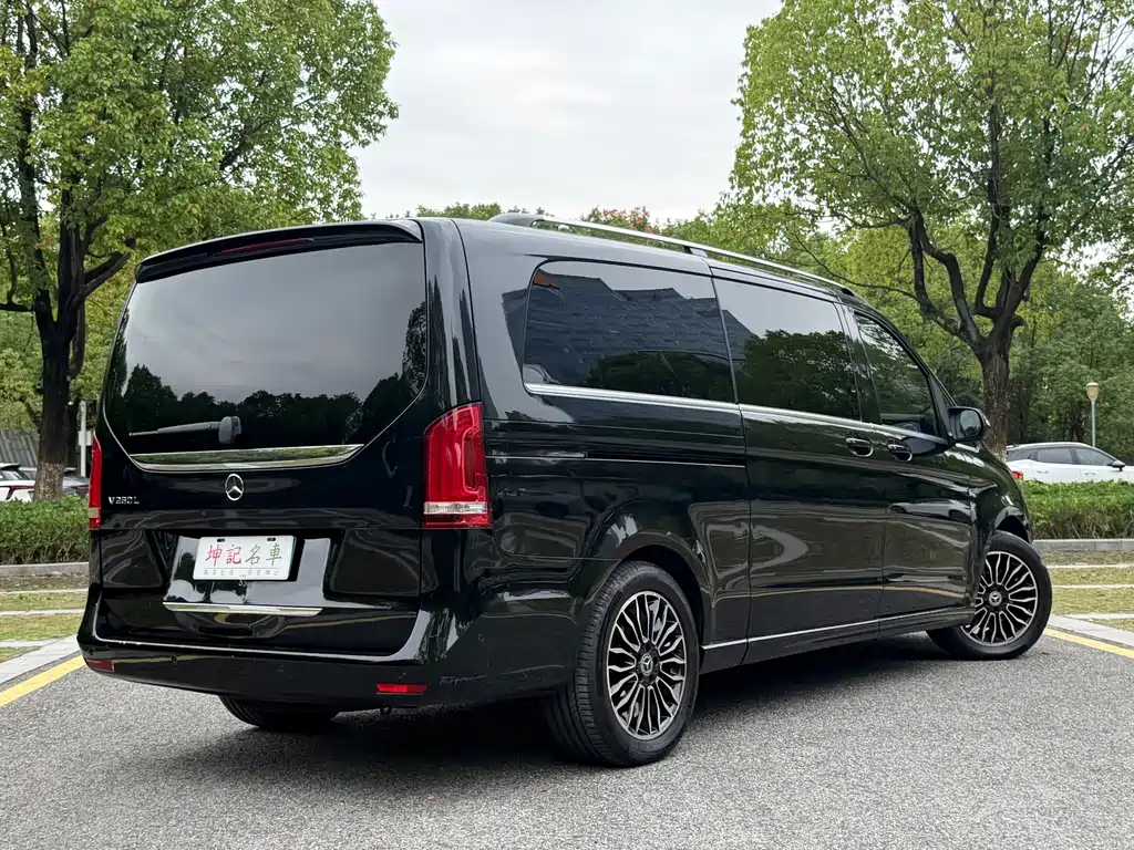 Mercedes-Benz V-Class — миниатюра 8