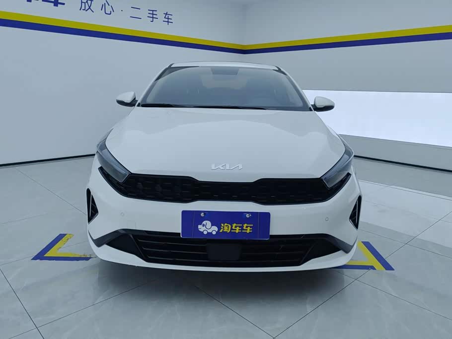 Kia K3 1.5 л 2025 г. Белый, пробег 17300 км