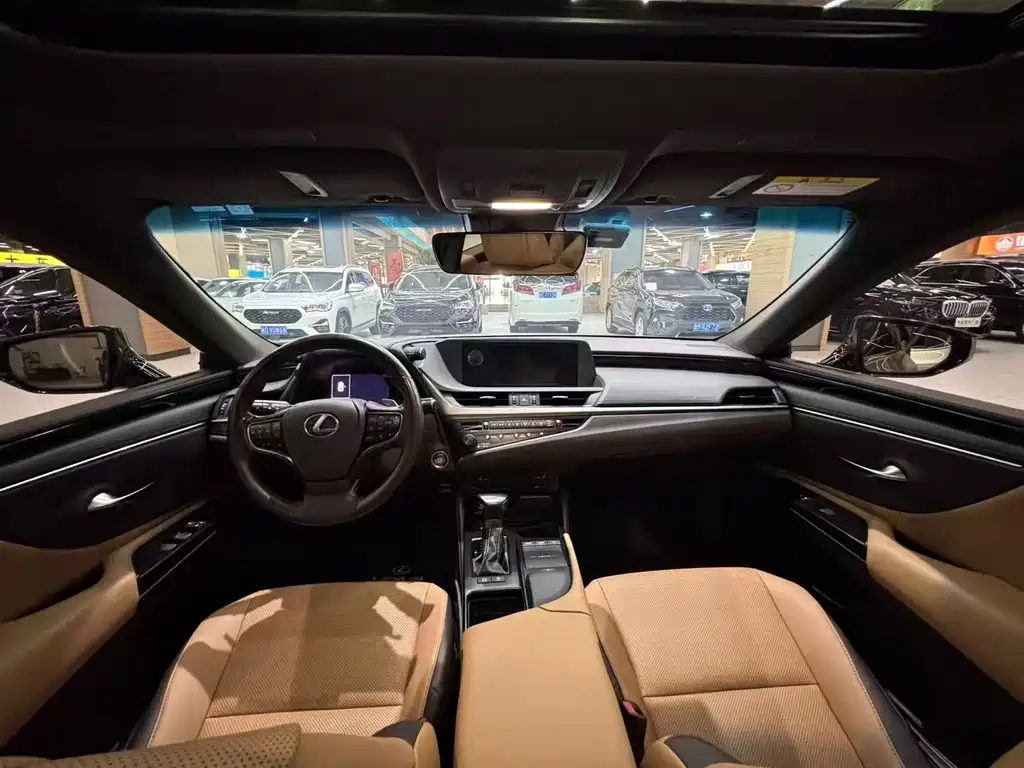 Lexus ES 2020 200