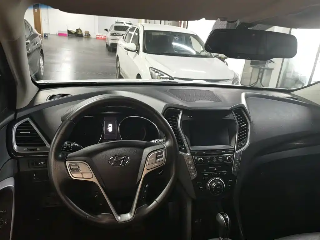 Hyundai Santa Fe 2017 2.0T AT 7 мест