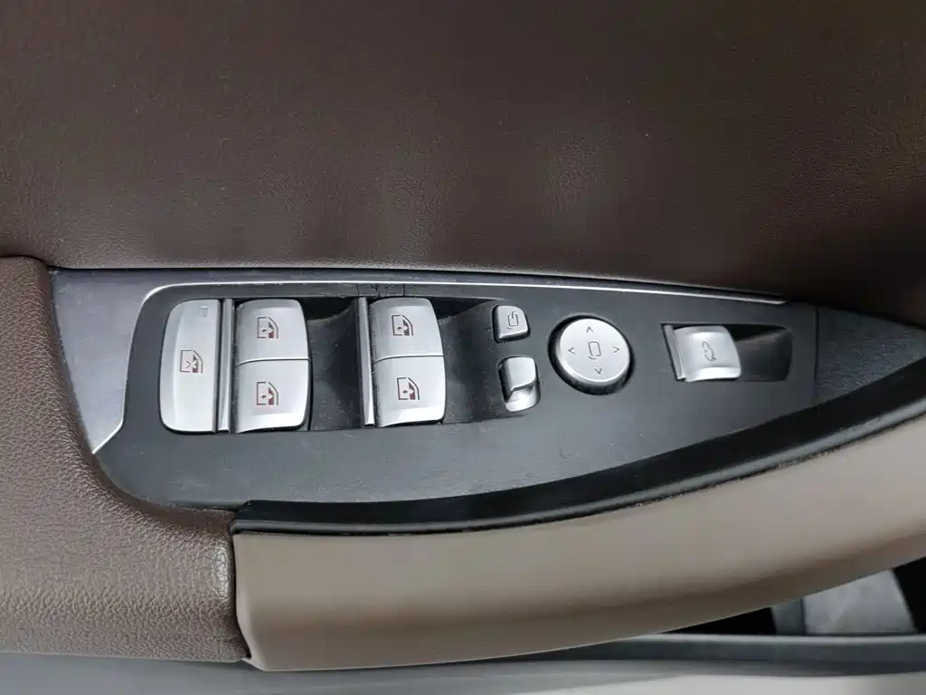BMW X3 — миниатюра 9