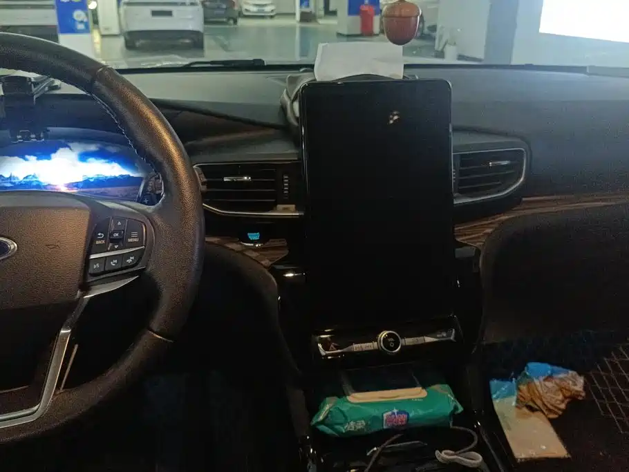 Ford Explorer — миниатюра 13