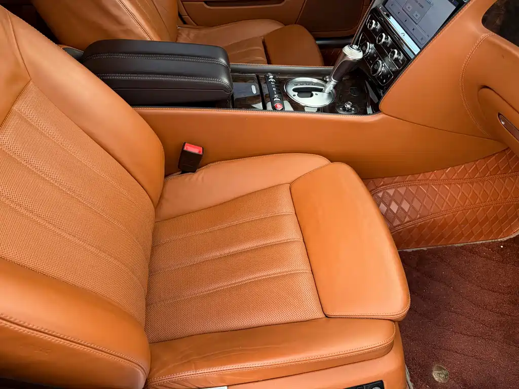 Bentley Flying Spur — миниатюра 26