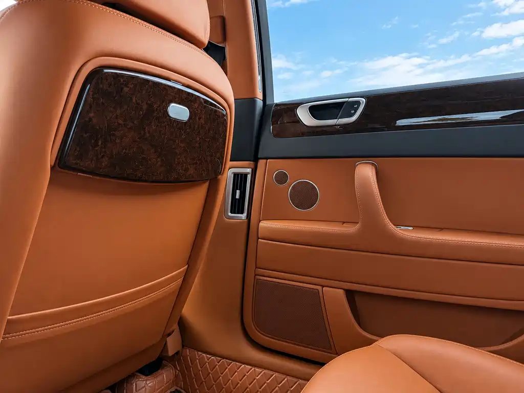 Bentley Flying Spur — миниатюра 29