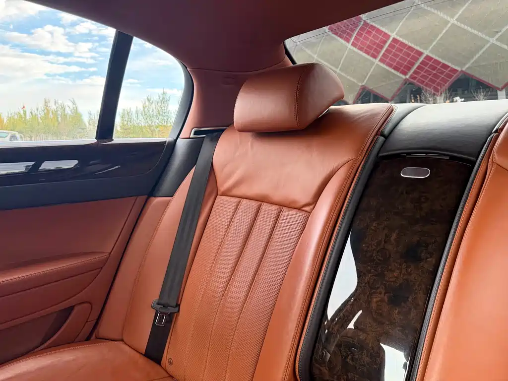 Bentley Flying Spur — миниатюра 14